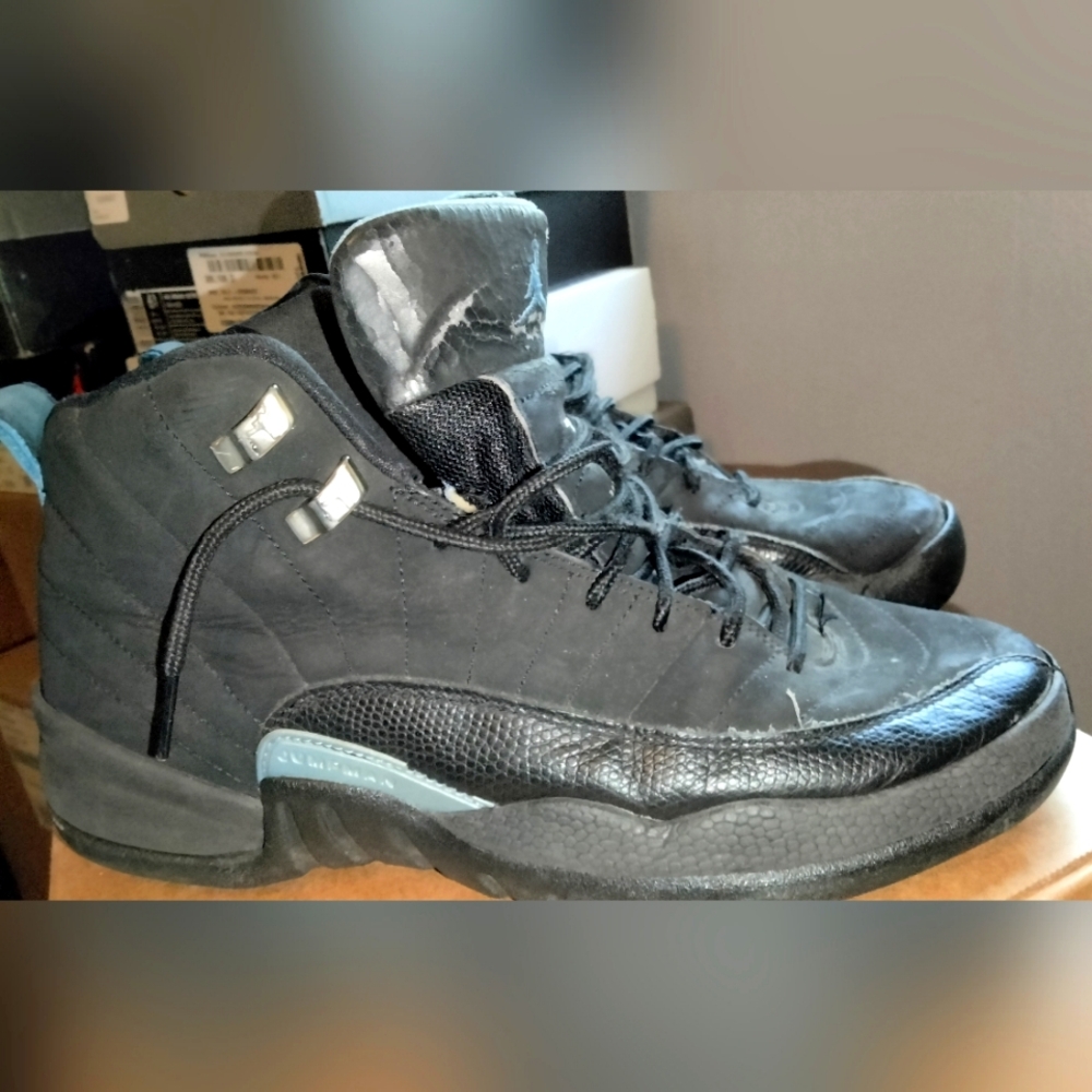 BEATERS: 2009 Jordan 12 'Nubuck' Sz. 7Y/7M